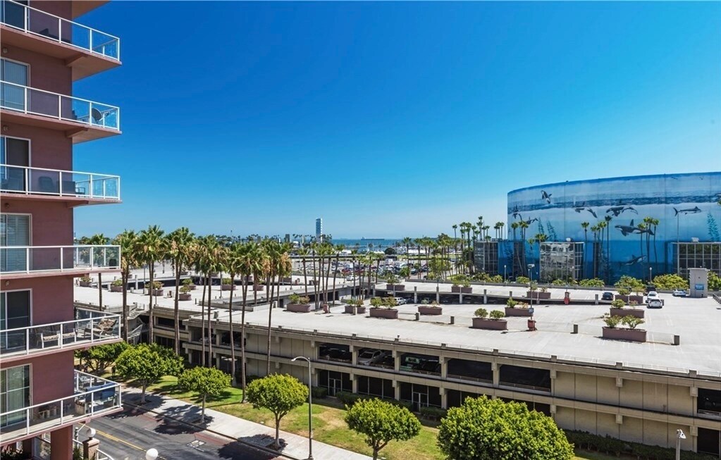 Primary Photo - 388 E Ocean Blvd