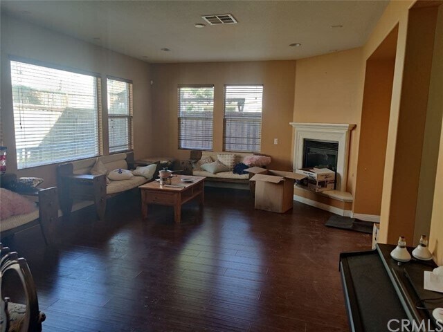 Foto del edificio - 6656 Biola St