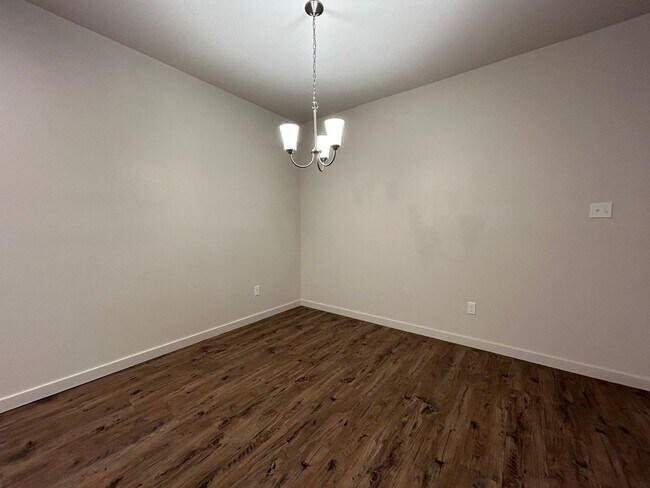 Foto del edificio - Beautiful newly built 2 bedroom 2 bath