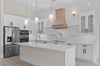 Building Photo - 27061 Serrano Way