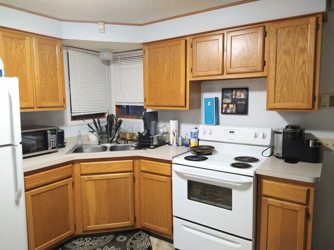 Cocina - 323 Haze St