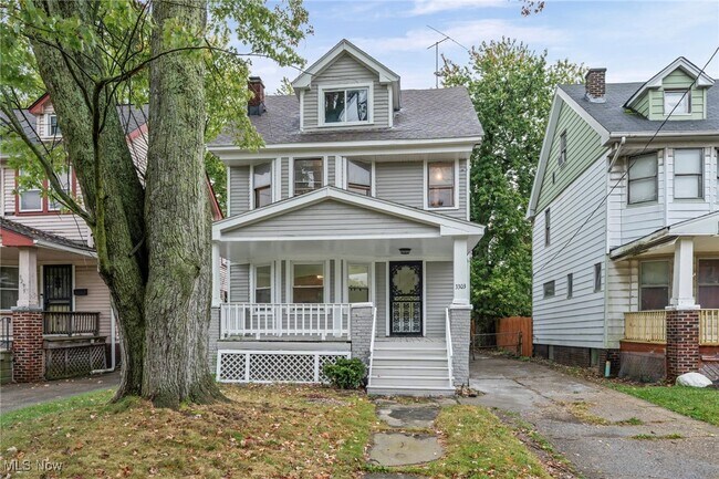 Foto del edificio - 3303 E 118th St