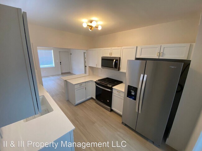 Building Photo - 2 br, 1 bath House - 10 S 6th St