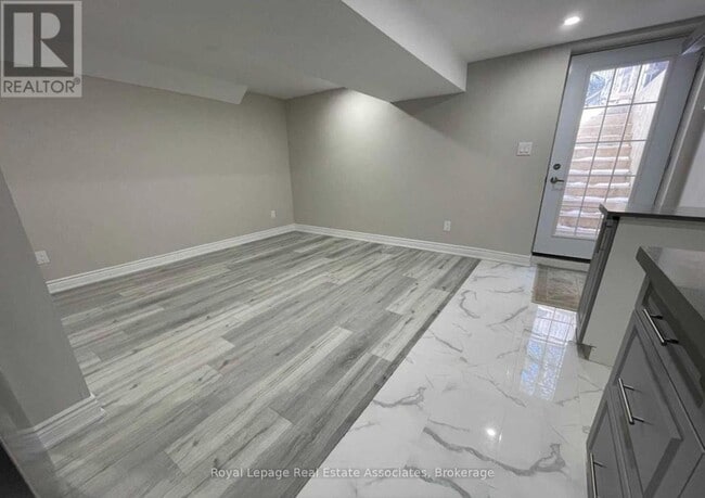 Photo du bâtiment - 6978 Tassel Crescent