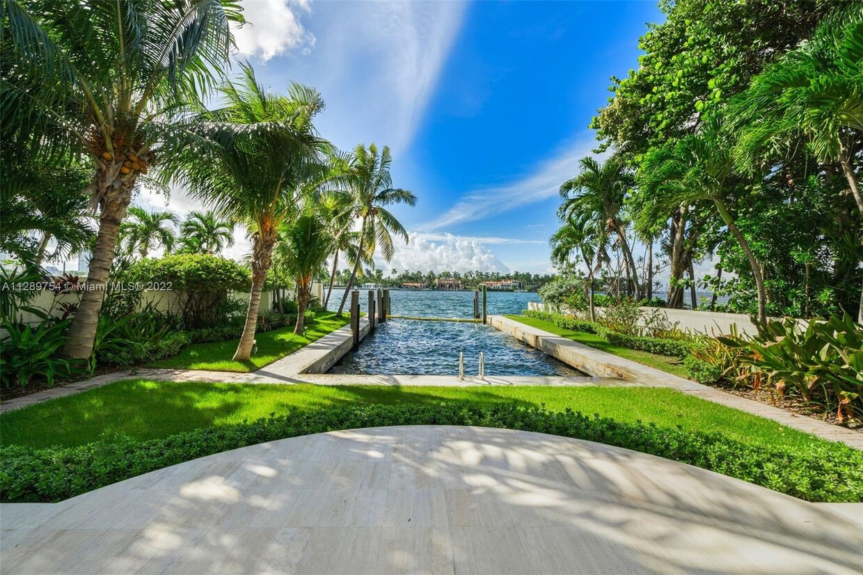 Foto principal - 1100 Bay Dr