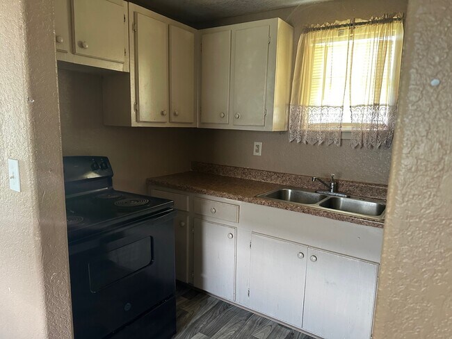 Foto del edificio - 310 S Avenue D