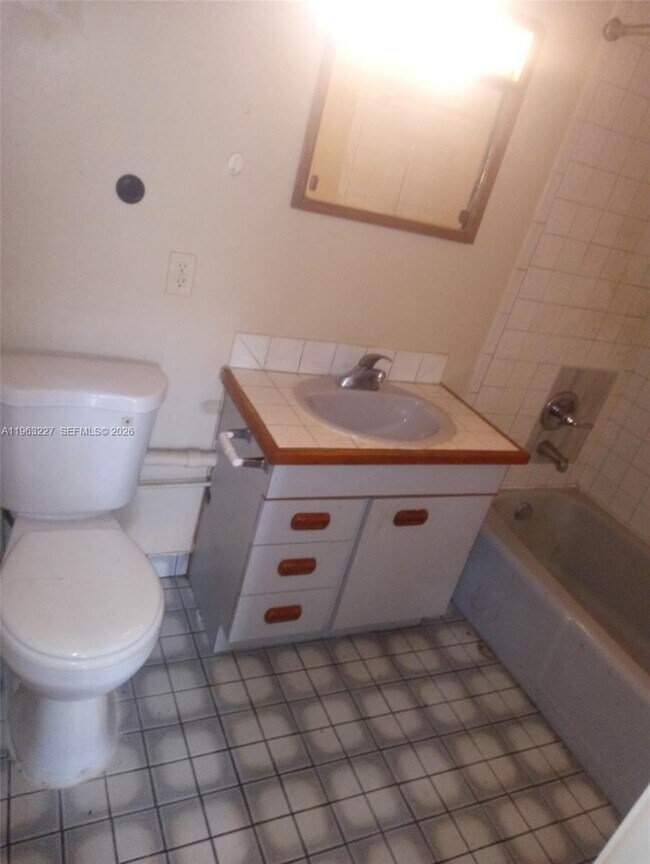 Foto del edificio - 1925 Harding St