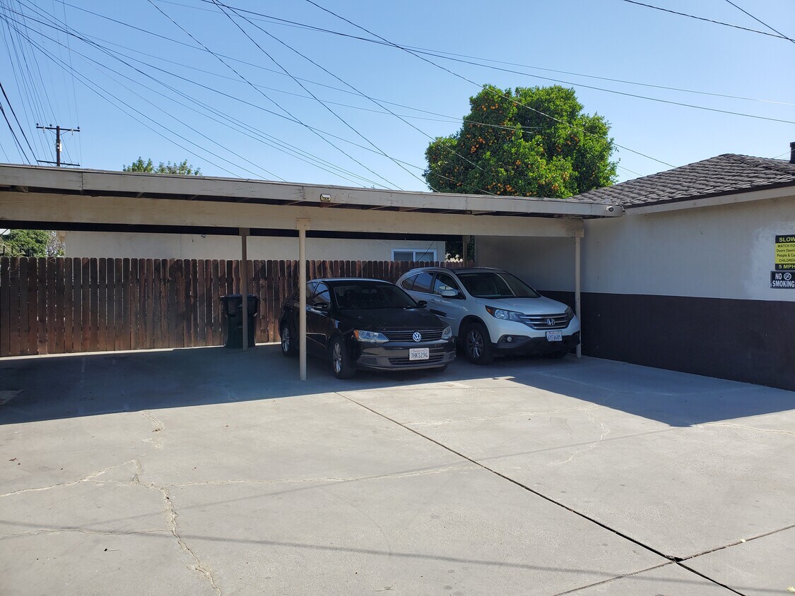 Building Photo - 6637-6643 Ira Ave