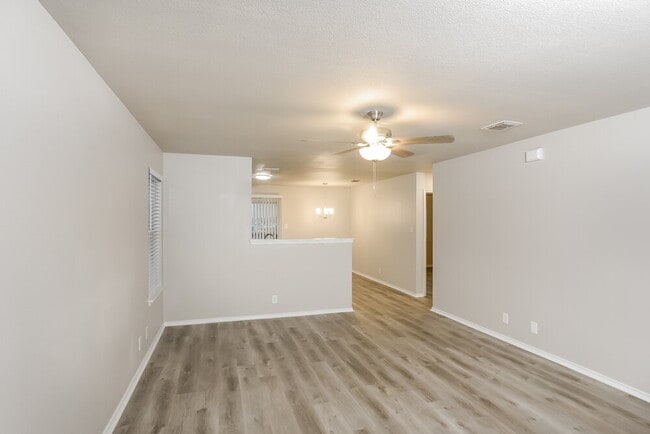 Foto del edificio - 3326 Willet Way