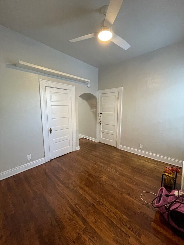 Primary Photo - 410 E 20th Ave #3