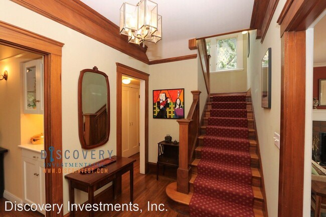 Building Photo - 4 br, 2.5 bath House - 77 The Plaza Drive