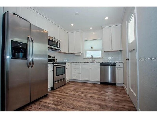 Building Photo - 104 W Osborne Ave