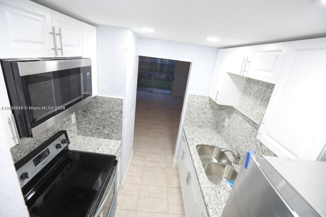 Building Photo - 3246 Coral Ridge Dr