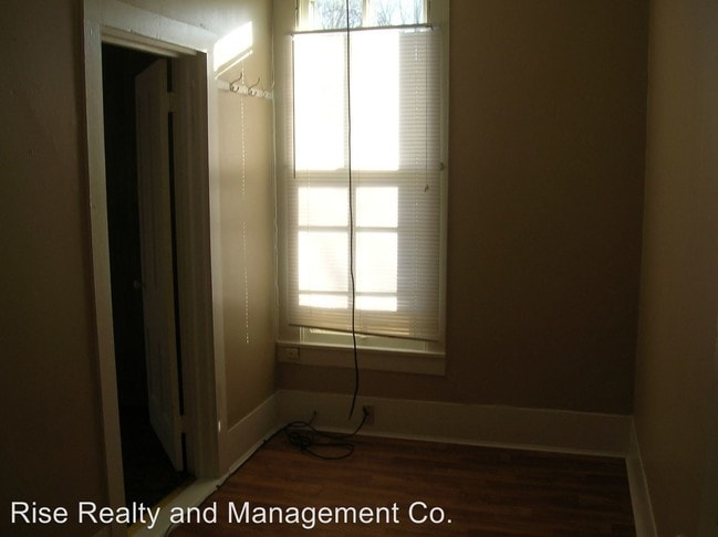 Building Photo - 2 br, 1 bath House - 703 MADISON AVE