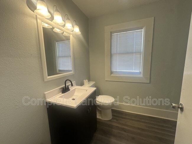 Building Photo - 2266-2262 Warren St