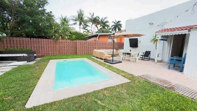 Foto del edificio - 220 SW 5th St