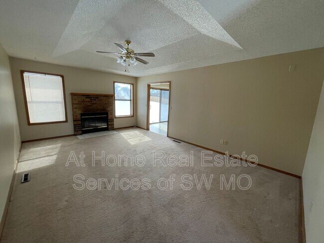 Foto del edificio - 2908 W Swan St