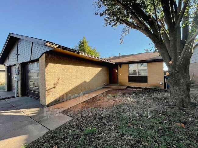 Foto del edificio - 1006 Swan Lake Ct