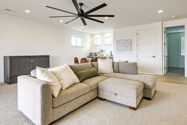 Foto del edificio - 6024 Beechwood Dr