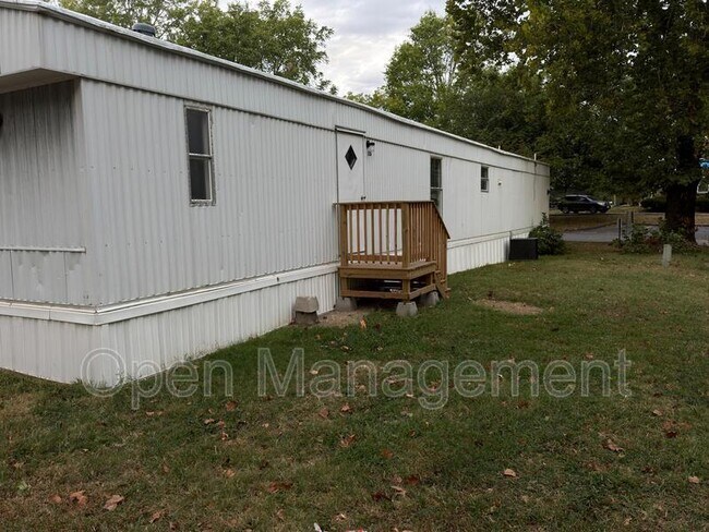 Building Photo - 2710 N Farm Rd 137