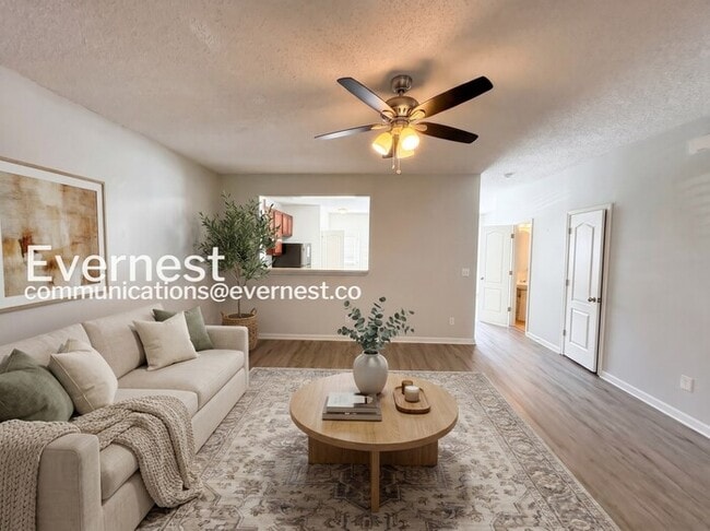 Foto del edificio - 8640 Thomas Ln
