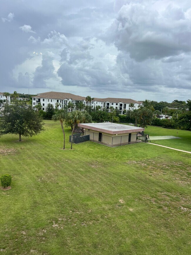 Foto del edificio - 9355 SW 8th St