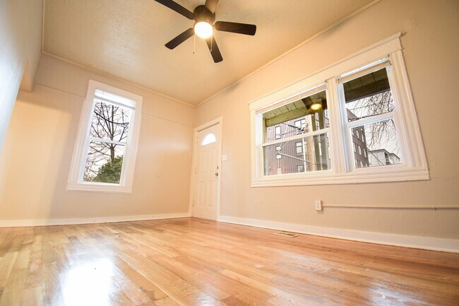 Building Photo - Charming 2 Bedroom House in North Portland