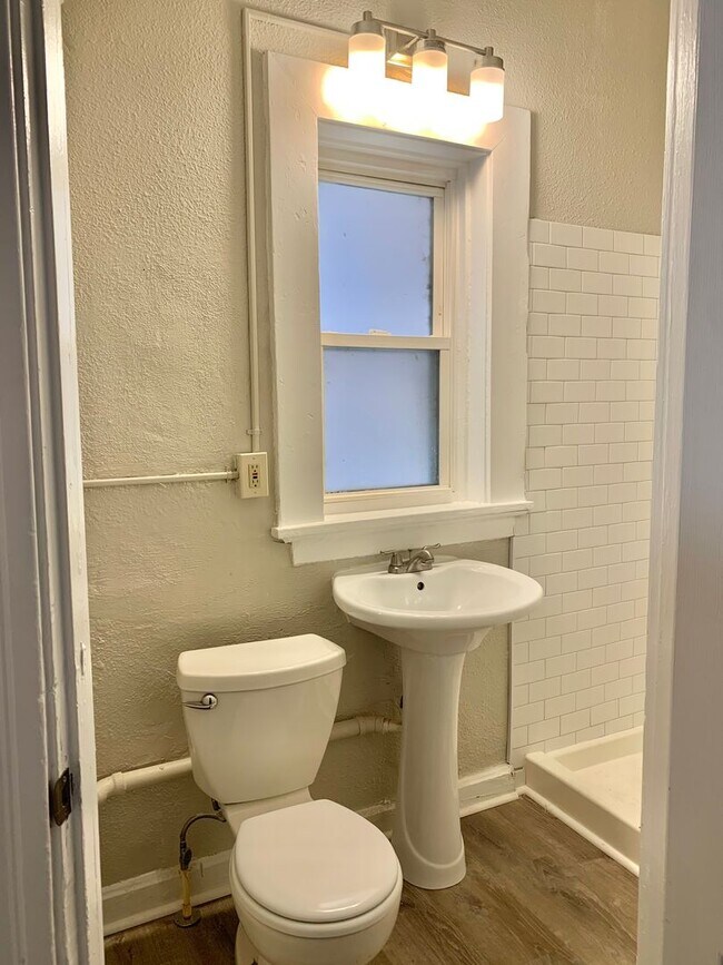 Foto del edificio - Winnebago Wonder: Spacious Living with Charm & Comfort!