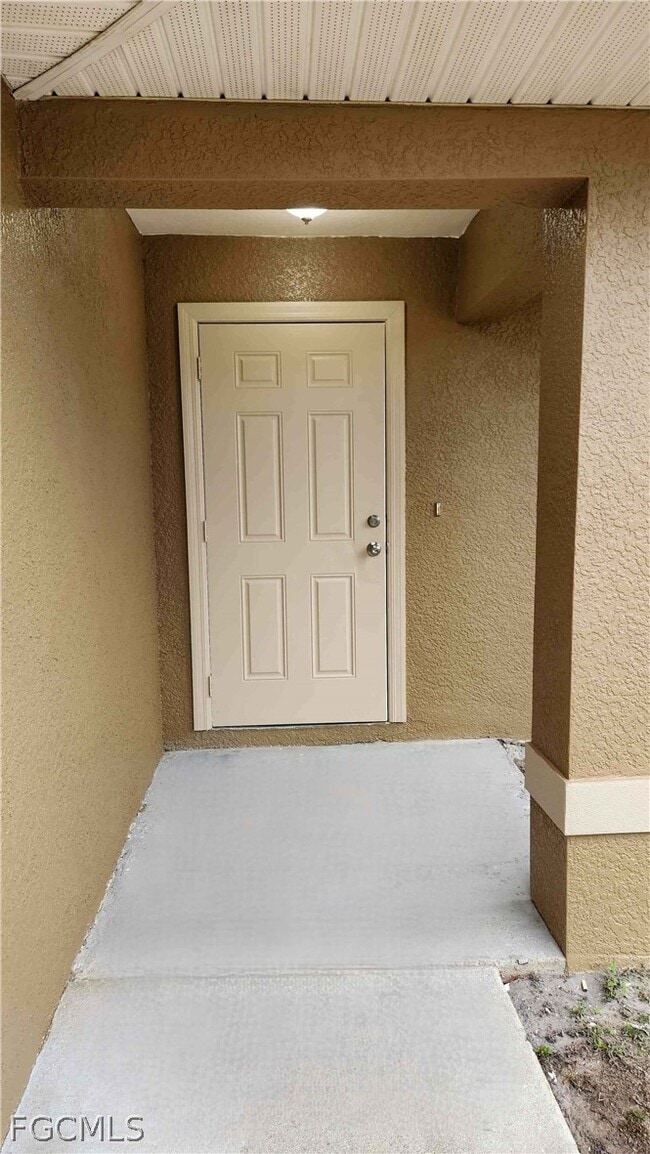 Building Photo - 2145 Fairway Dr