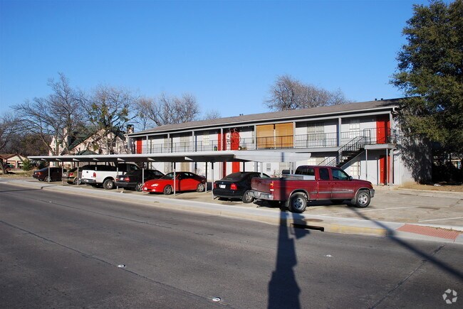 Foto del edificio - 418 W Congress St