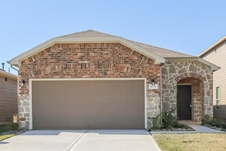 Building Photo - 14715 Sierra Garden Dr