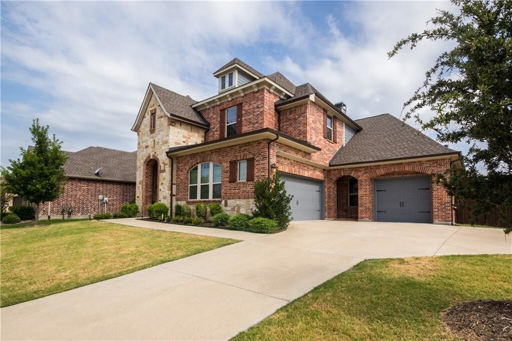 Primary Photo - 726 Dry Canyon Dr