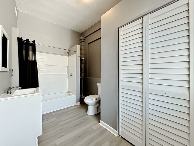 Foto del edificio - 1259 Hart St