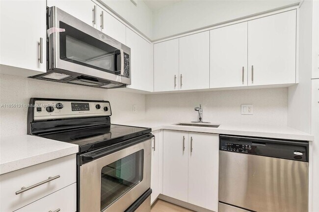 Building Photo - 1150 Madruga Ave
