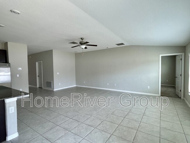 Building Photo - 10321 Scarlet Skimmer Dr