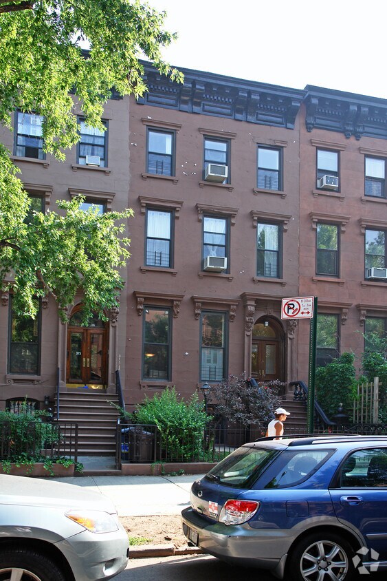 Foto principal - 377 3rd St