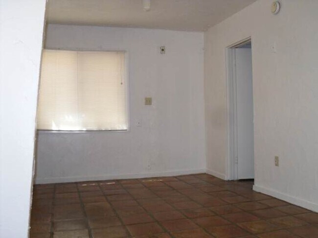 Foto del edificio - 504 W Brown St