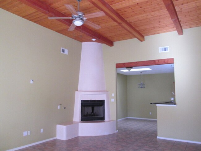 Foto del edificio - 647 Granite Point Tr SE