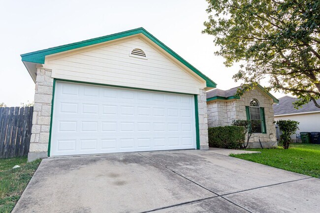 Building Photo - Charming 3-Bedroom, 2-Bath Single-Family Home