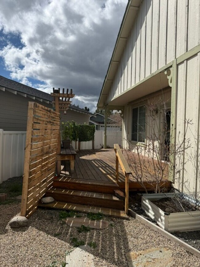 Foto del edificio - Charming 3-Bedroom Home in Peaceful 55+ Community!