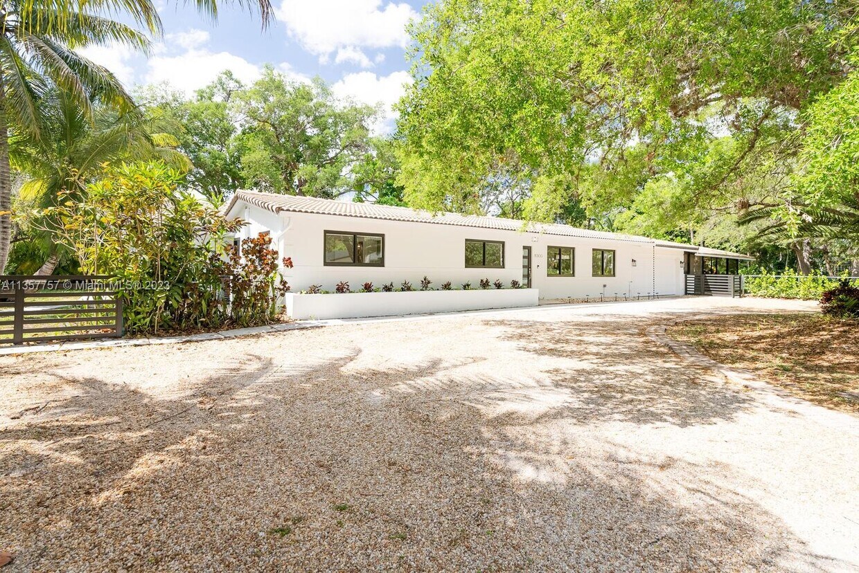 10500 SW 72nd Ave, Pinecrest, FL 33156 House Rental in Pinecrest, FL