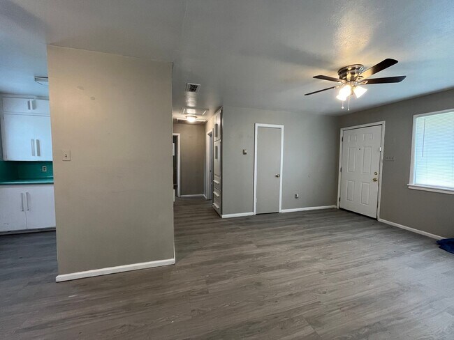 Foto del edificio - Charming 2-Bedroom in Manhattan Heights – ...