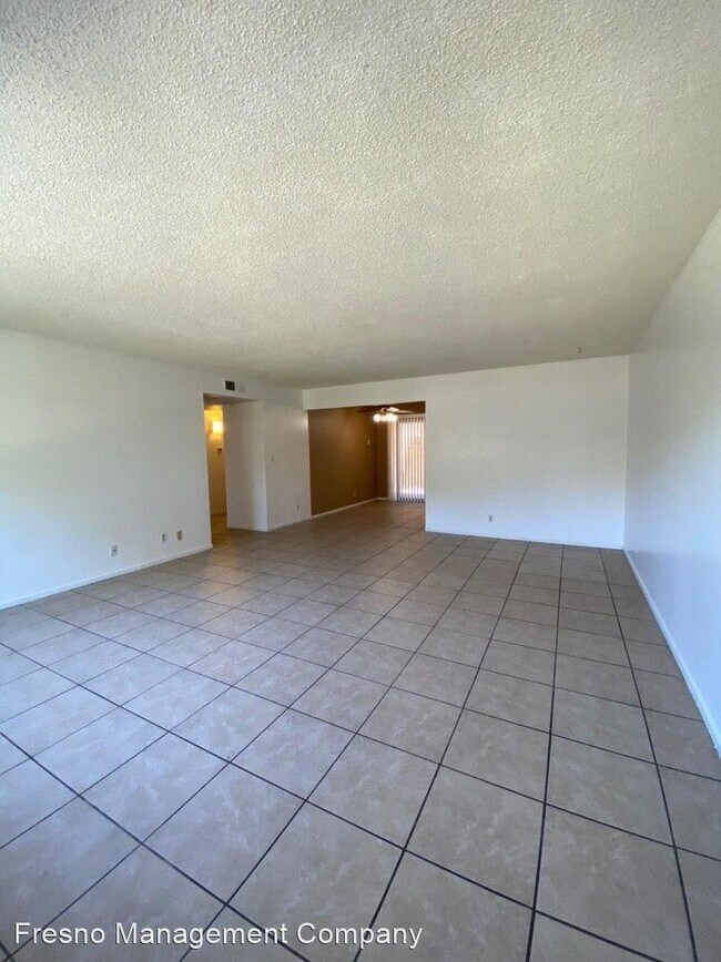 Building Photo - 6075 N Poplar Ave