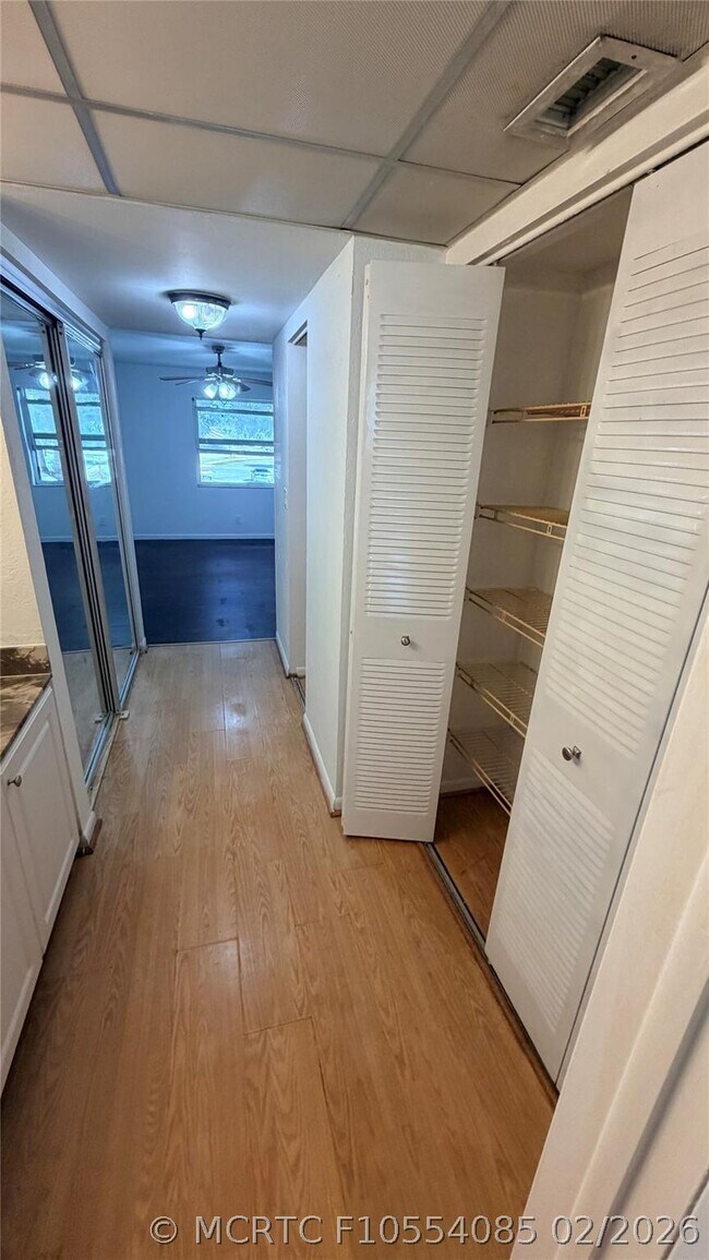 Foto del edificio - 5515 N Lakewood Cir