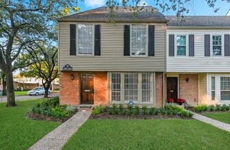 Building Photo - 13050 Trail Hollow Dr