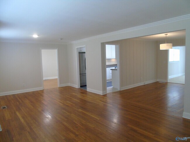 Building Photo - 1716 Ballard Dr SE