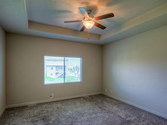 Foto del edificio - 17520 Redman Ave