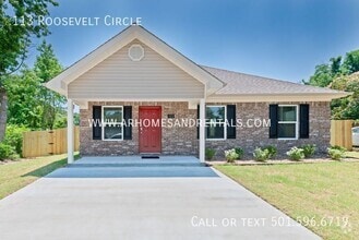 Building Photo - 113 Roosevelt Cir