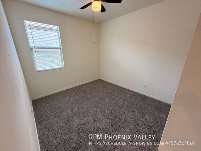 Foto del edificio - 12644 W Gardenia Ave
