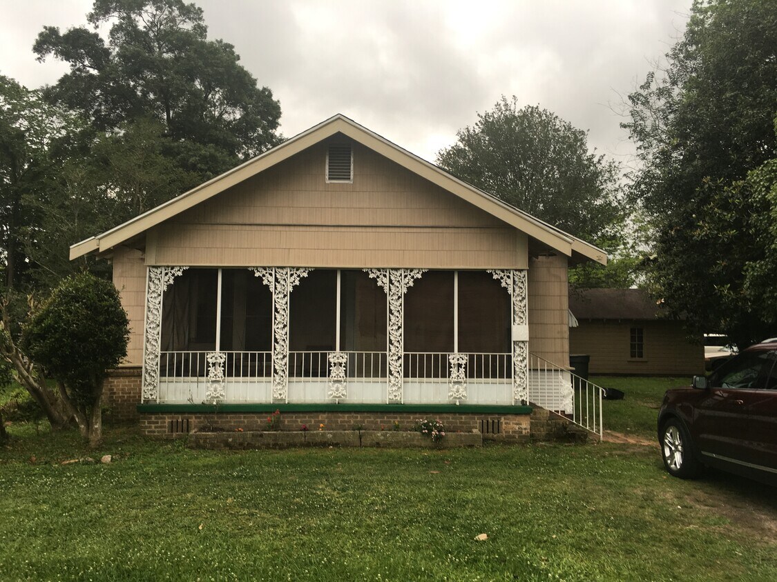 2195 Wilson St, Beaumont, TX 77703 House for Rent in Beaumont, TX